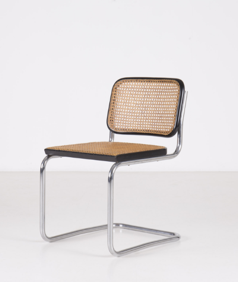 Sedia Cesca di Marcel Breuer con struttura a sbalzo in tubolare cromato e paglia di Vienna