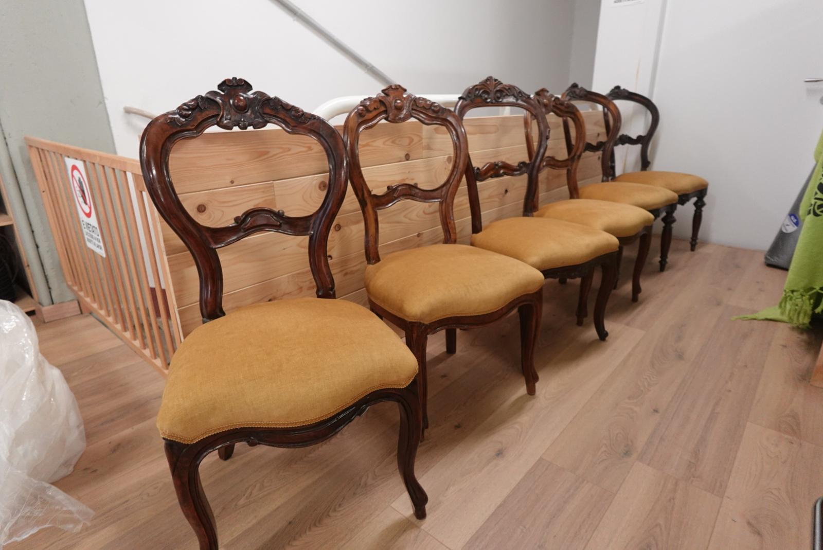Sedie in stile Luigi Filippo con seduta imbottita e struttura in legno massello